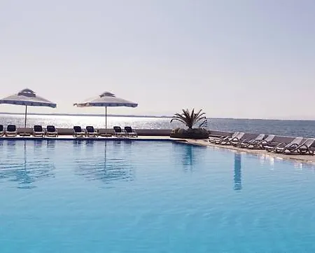 Gerakina Beach فندق 3*