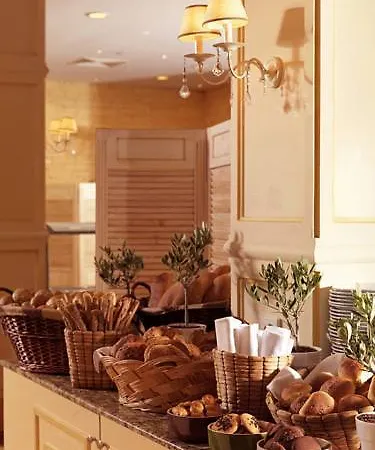 فندق Gerakina Beach 3*