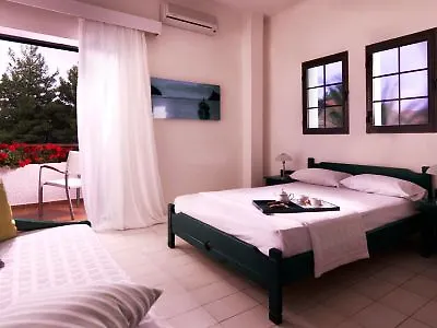 Hotel Gerakina Beach 3*