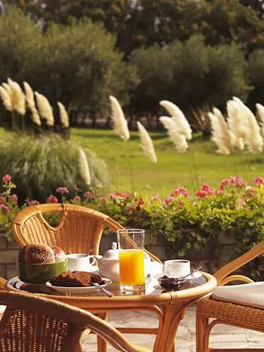 Gerakina Beach Hotell 3*